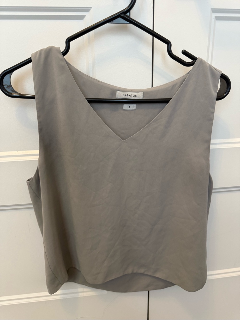 Aritzia Babaton Murphy Blouse Grey V-Neck Sleeveless Top S